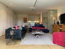 Spacious St Kilda Escape - Parking and City Views