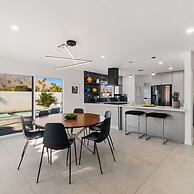 Casa del Sol- Modern Paradise w Pool and Casita