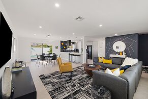 Casa del Sol- Modern Paradise w Pool and Casita