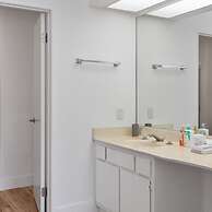 Desert Rose- Condo With Pool and Tennis Courts