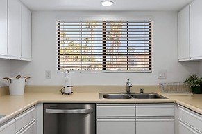 Desert Rose- Condo With Pool and Tennis Courts