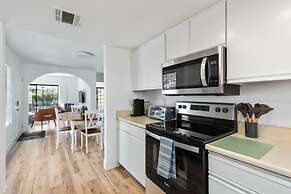 Desert Rose- Condo With Pool and Tennis Courts