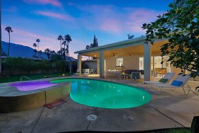 The Palms- Pool Jacuzzi and Pet Friendly