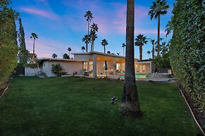 The Palms- Pool Jacuzzi and Pet Friendly