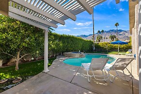 The Palms- Pool Jacuzzi and Pet Friendly