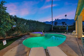 The Palms- Pool Jacuzzi and Pet Friendly