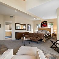 The Palms- Pool Jacuzzi and Pet Friendly