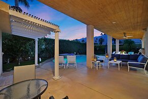 The Palms- Pool Jacuzzi and Pet Friendly