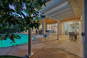 The Palms- Pool Jacuzzi and Pet Friendly