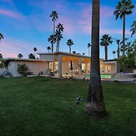 The Palms- Pool Jacuzzi and Pet Friendly