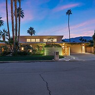 The Palms- Pool Jacuzzi and Pet Friendly