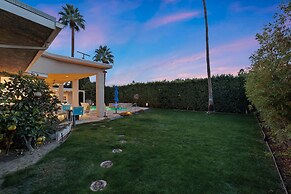 The Palms- Pool Jacuzzi and Pet Friendly