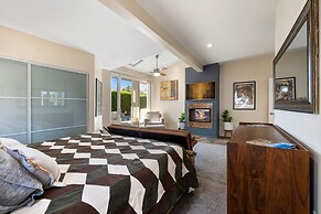 The Palms- Pool Jacuzzi and Pet Friendly