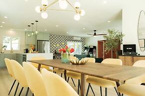 Mod Maya Hotel in Palm Springs