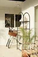 Mod Maya Hotel in Palm Springs