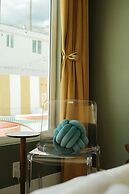 Mod Maya Hotel in Palm Springs