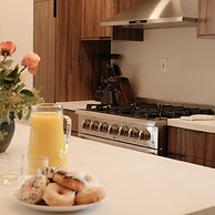 Mod Maya Hotel in Palm Springs