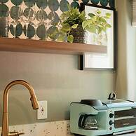 Mod Maya Hotel in Palm Springs