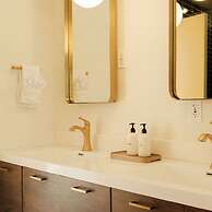 Mod Maya Hotel in Palm Springs