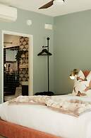 Mod Maya Hotel in Palm Springs