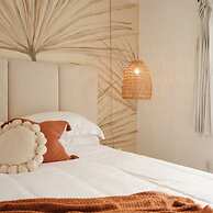 Mod Maya Hotel in Palm Springs