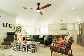 Mod Maya Hotel in Palm Springs