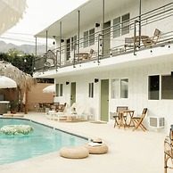 Mod Maya Hotel in Palm Springs