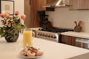 Mod Maya Hotel in Palm Springs