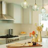 Mod Maya Hotel in Palm Springs