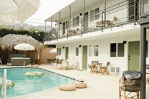 Mod Maya Hotel in Palm Springs