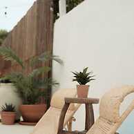 Mod Maya Hotel in Palm Springs