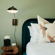 Mod Maya Hotel in Palm Springs