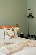 Mod Maya Hotel in Palm Springs