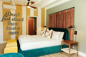 Mod Maya Hotel in Palm Springs