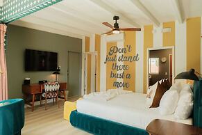 Mod Maya Hotel in Palm Springs