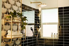 Mod Maya Hotel in Palm Springs