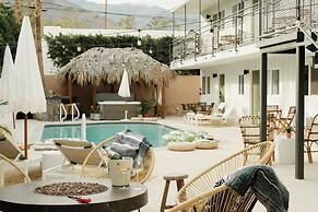 Mod Maya Hotel in Palm Springs