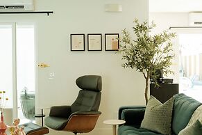 Mod Maya Hotel in Palm Springs