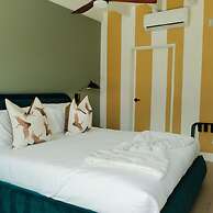 Mod Maya Hotel in Palm Springs