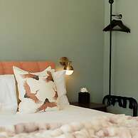 Mod Maya Hotel in Palm Springs