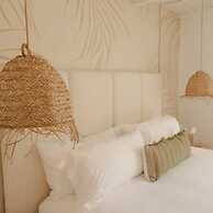 Mod Maya Hotel in Palm Springs