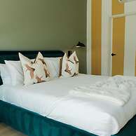 Mod Maya Hotel in Palm Springs