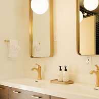 Mod Maya Hotel in Palm Springs