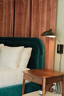 Mod Maya Hotel in Palm Springs