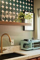 Mod Maya Hotel in Palm Springs