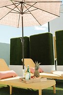 Mod Maya Hotel in Palm Springs