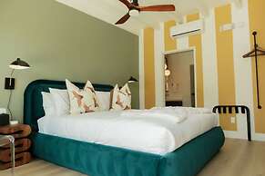 Mod Maya Hotel in Palm Springs