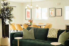 Mod Maya Hotel in Palm Springs