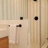 Mod Maya Hotel in Palm Springs