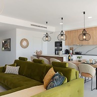 Casa la Vista by Bookaparadise